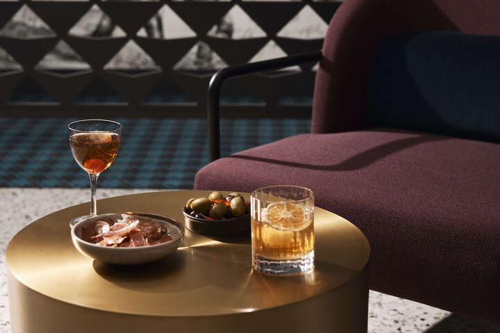 Lounge 69 of 78