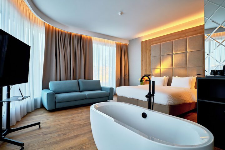 Room 21 of 53