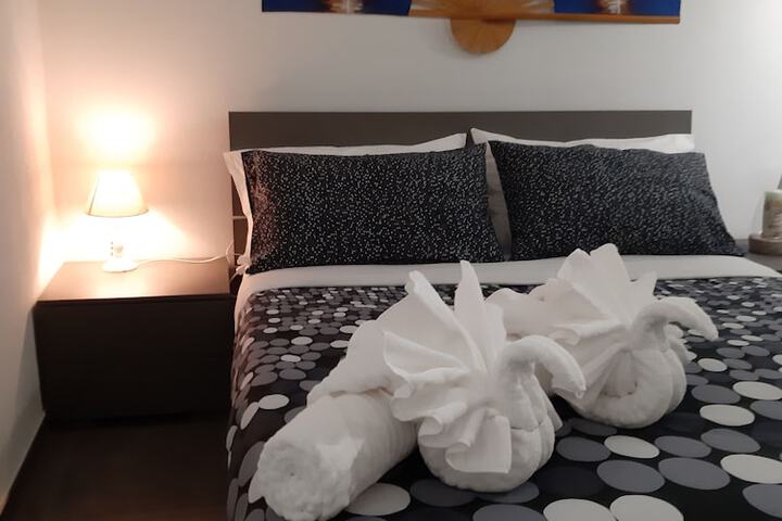 Room 4 of 34