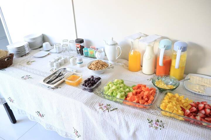 Breakfast/Coffee Service 24 of 33