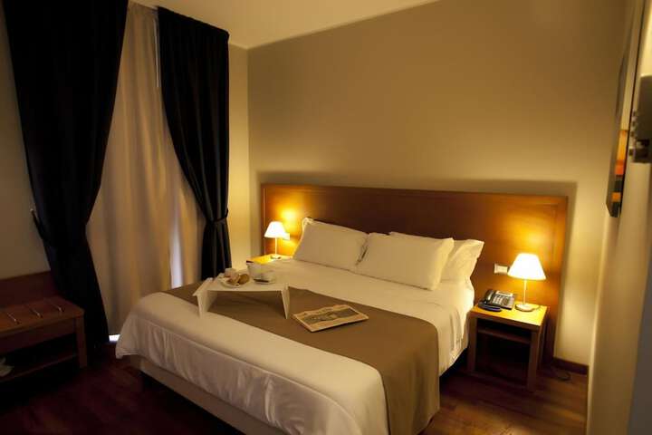 Room 16 of 39