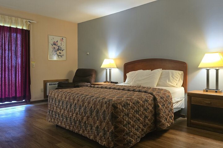 Room 10 of 34