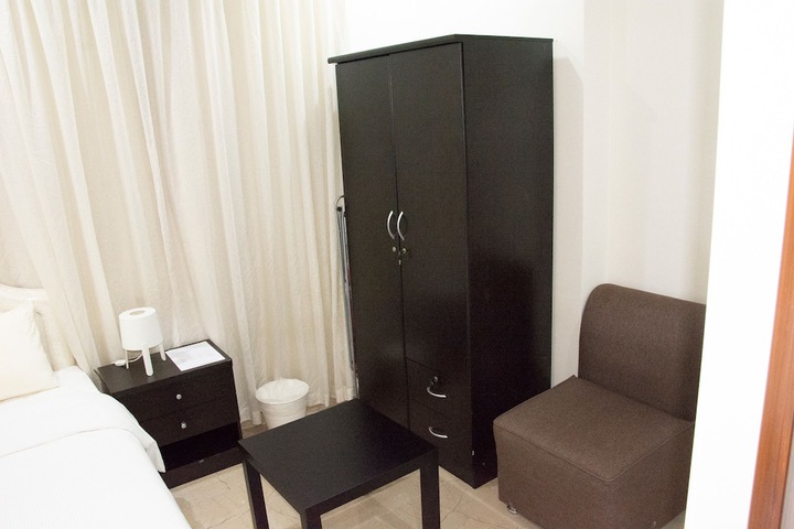 Room 7 of 33