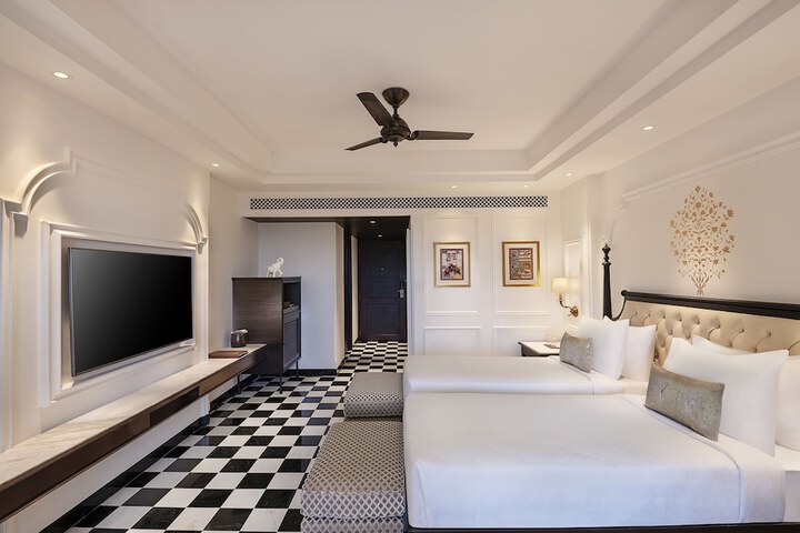 Room 5 of 79