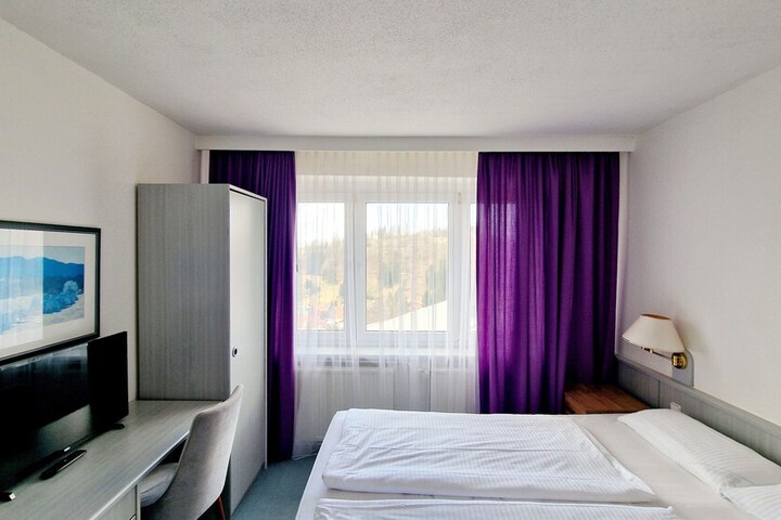 Room 7 of 17