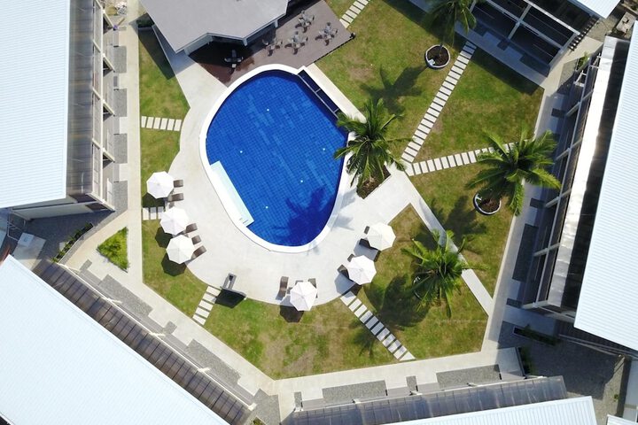 Pool 14 of 32