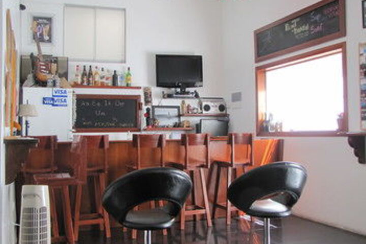 Lounge 51 of 83