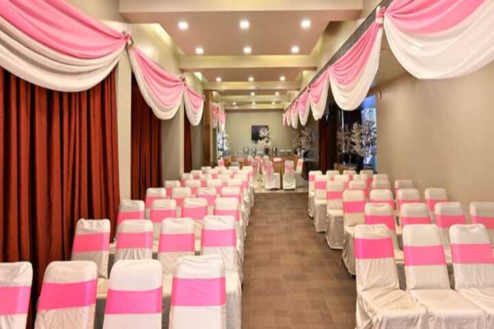 Ballroom/Hall 29 of 32