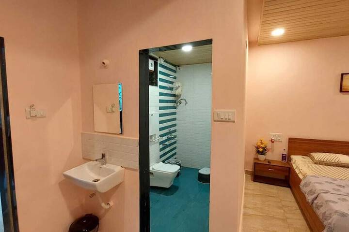 Room 7 of 19