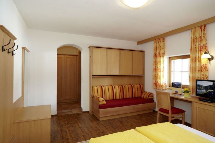 Room 18 of 54