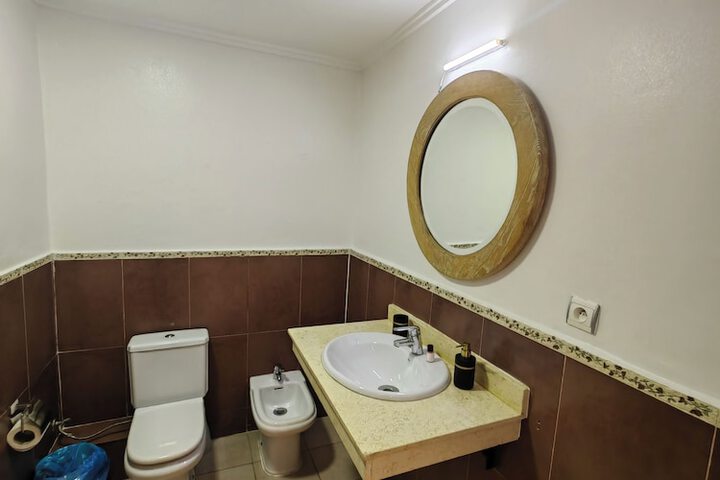 Room 323 of 404