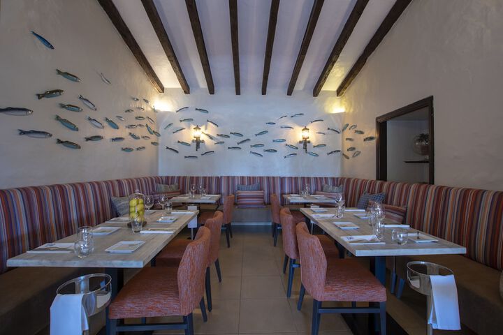 Dining 100 of 128