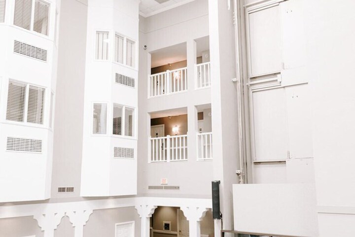 Ballroom/Hall 62 of 72