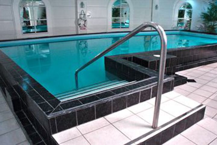 Pool 44 of 49