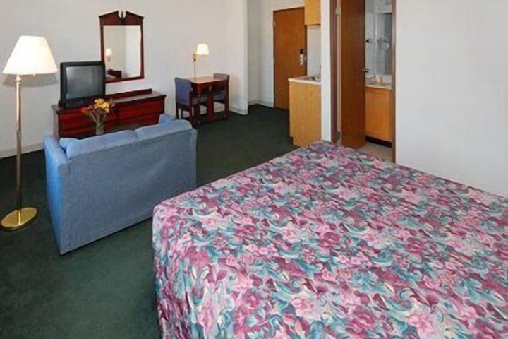 Room 7 of 37