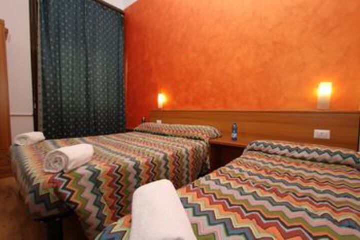 Room 28 of 40