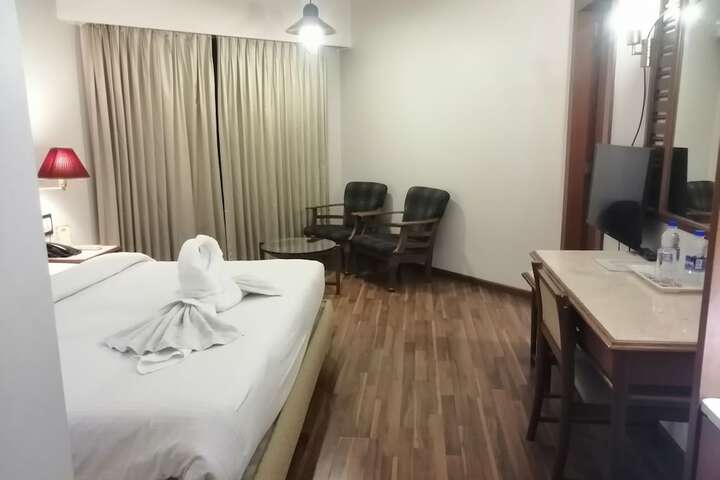 Room 84 of 181