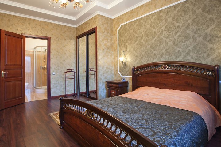 Room 12 of 41