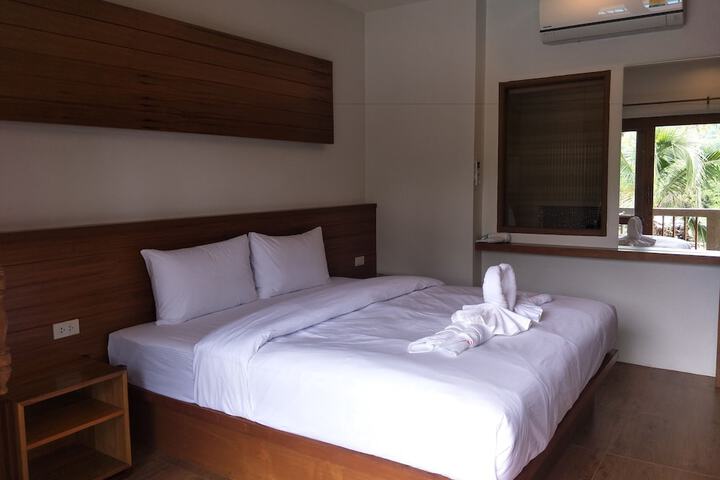 Room 8 of 101