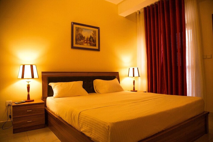 Room 8 of 105