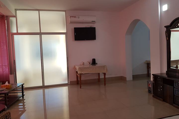 Room 14 of 37