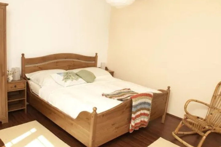 Room 2 of 2