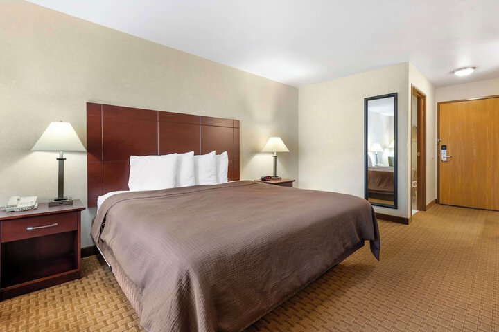 Room 15 of 36