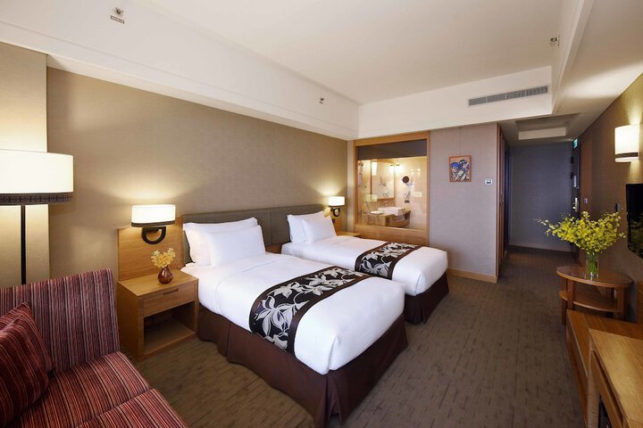 Room 6 of 55