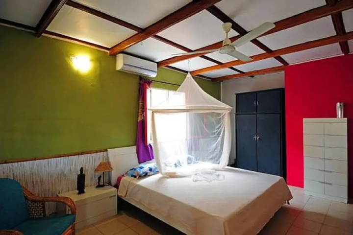 Room 2 of 18