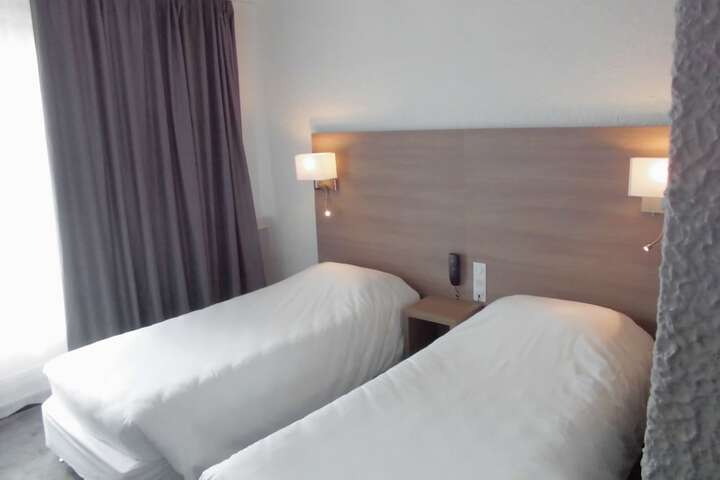 Room 8 of 41