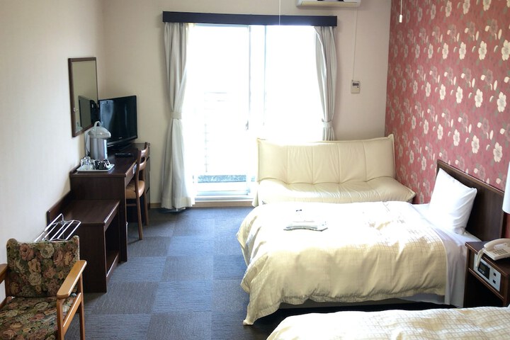 Room 12 of 42