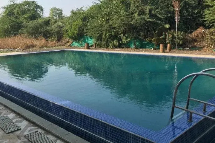 Pool 9 of 11