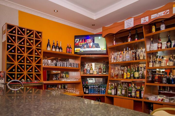 Lounge 59 of 96