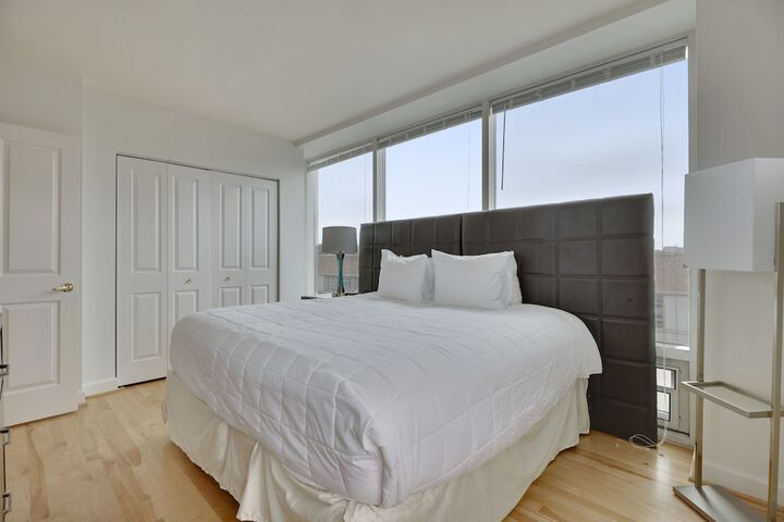 Room 8 of 19