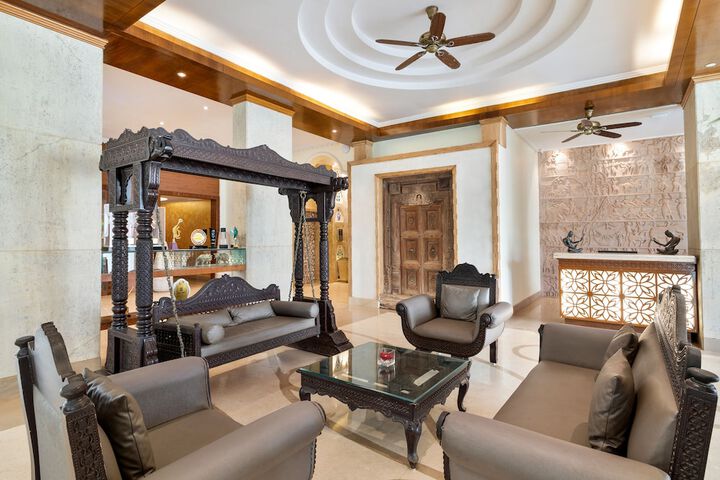 Entrance & Lobby