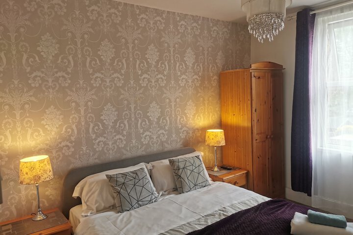 Room 13 of 44