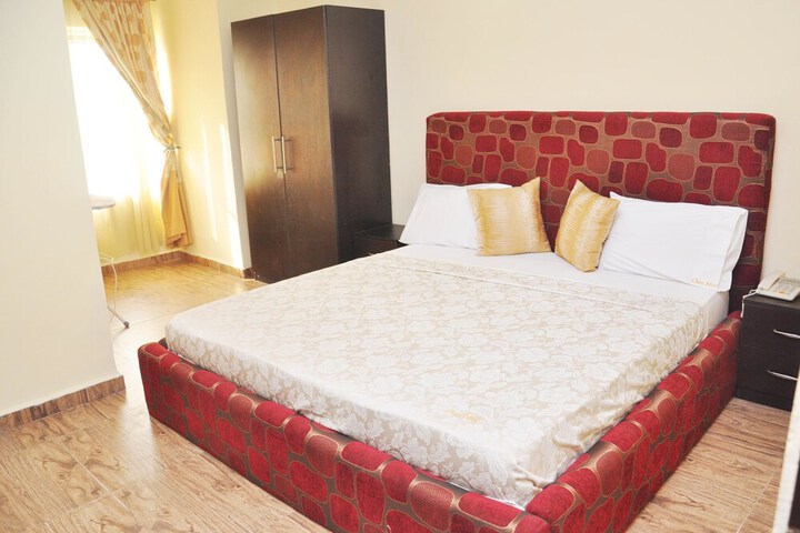 Room 4 of 26