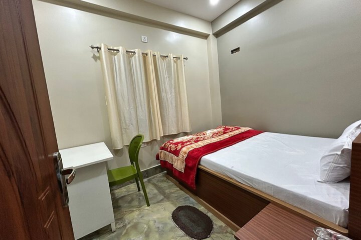 Room 7 of 13