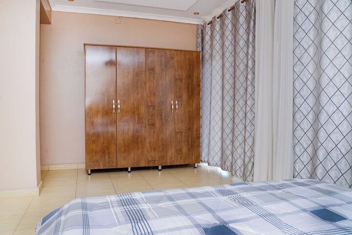 Room 13 of 25