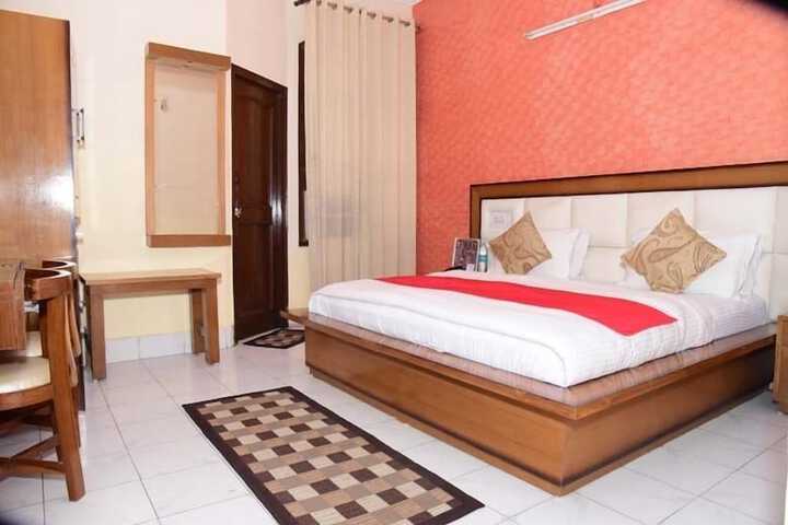 Room 5 of 15