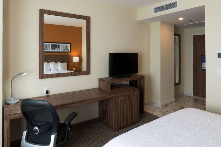 Room 11 of 42
