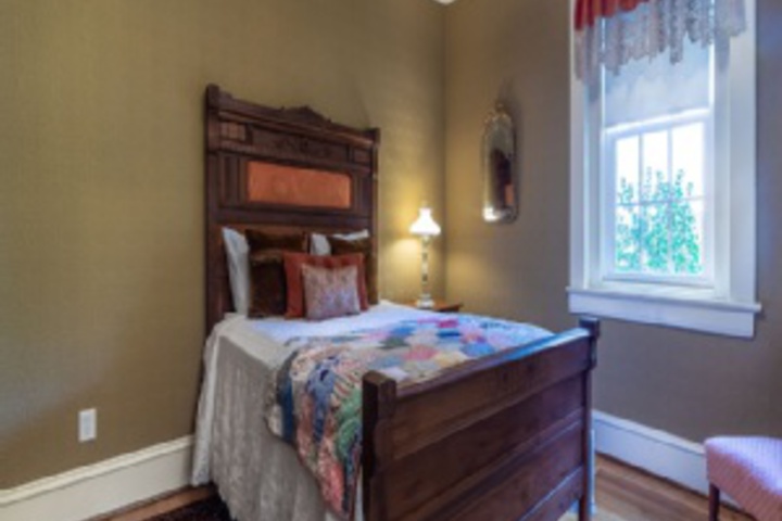Room 297 of 384