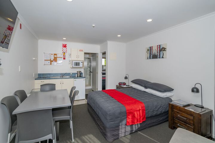 Room 18 of 38