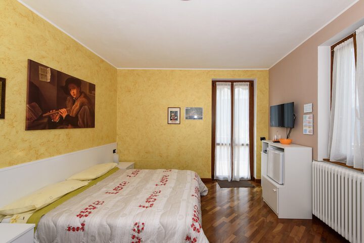 Room 8 of 117
