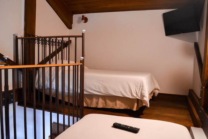 Room 45 of 106