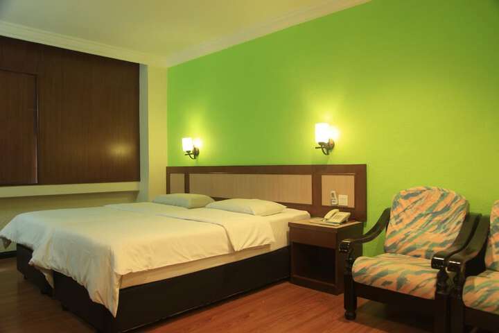 Room 9 of 26