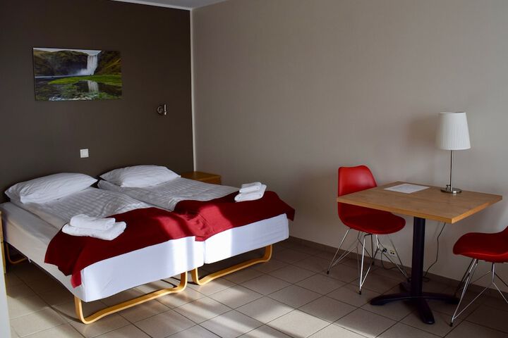 Room 4 of 38