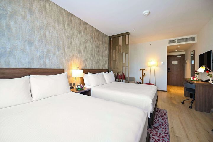 Room 10 of 47