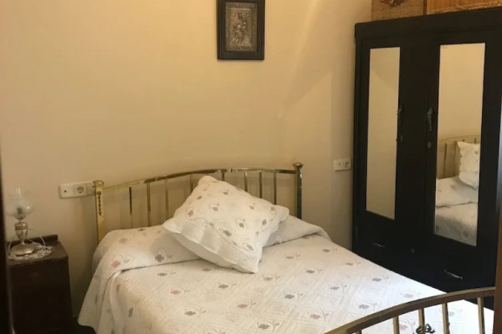 Room 4 of 14