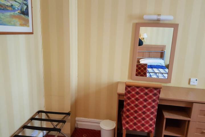 Room 3 of 17